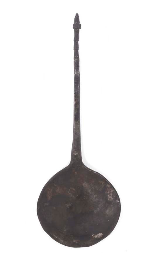 AN ENGLISH PEWTER ACORN-STYLE KNOP SPOON