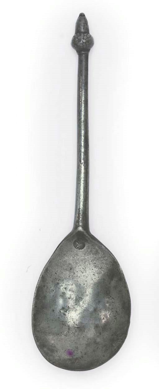 A PEWTER ACORN-KNOP SPOON