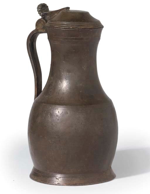 A FLEMISH PEWTER PEAR-SHAPED FLAGON