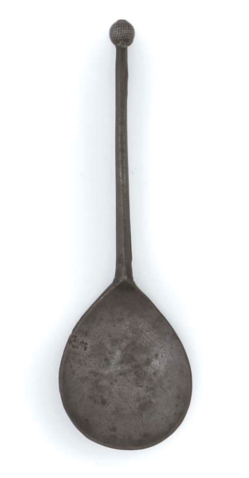 AN ENGLISH PEWTER BALL KNOP SPOON