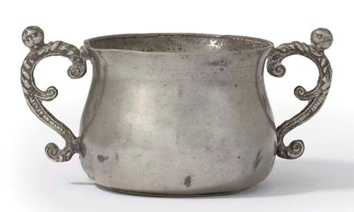 AN ENGLISH PEWTER CAUDLE CUP