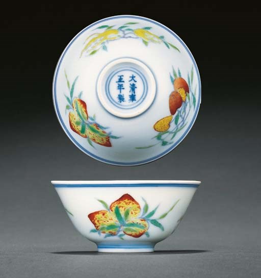 A FINE DOUCAI 'SANDUO' WINECUP