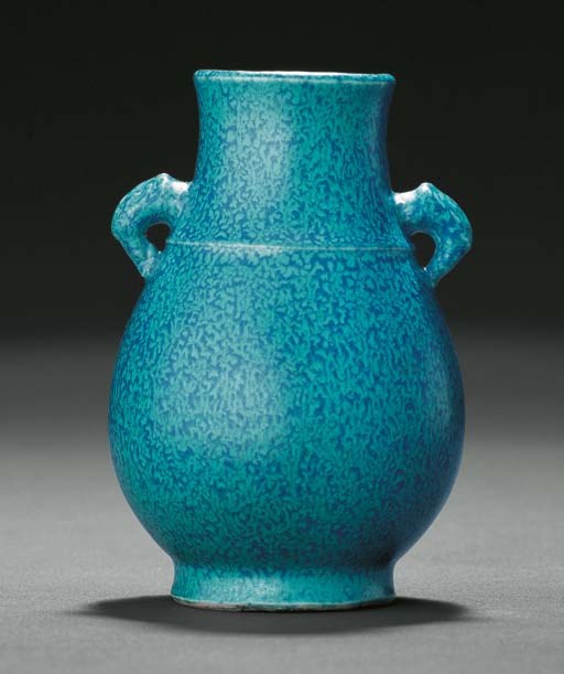 A FINE SMALL 'ROBIN'S-EGG' GLAZED BALUSTER VASE, HU
