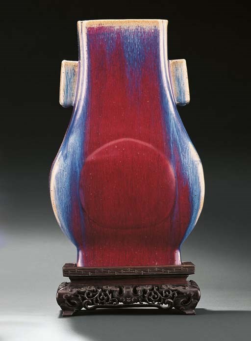 A FINE FLAMBE-GLAZED VASE, FANGHU