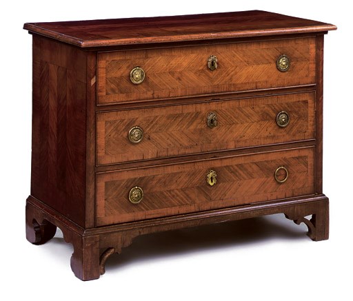 A NORTH GERMAN WALNUT COMMODE