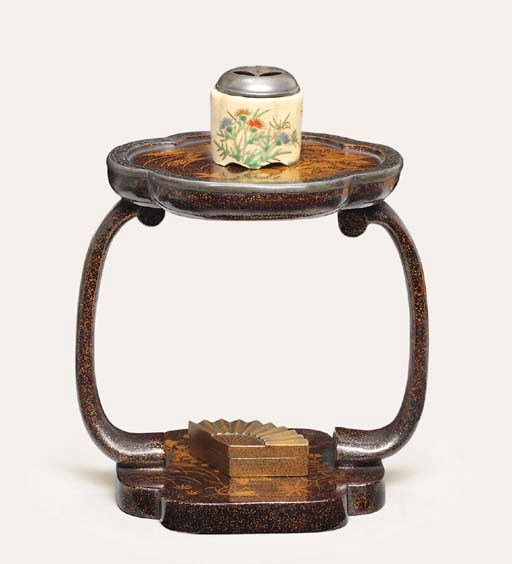 A LACQUER TABLE STAND