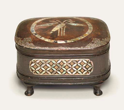 A RARE EXPORT STYLE BOX AND COVER