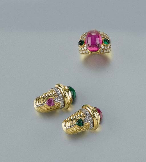 PARURE IN ORO, PASTE VITREE COLORATE E DIAMANTI