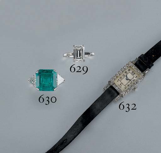 ANELLO CON DIAMANTE TAGLIO SMERALDO