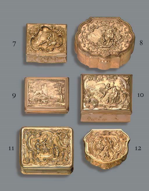 A GEORGE II GOLD SNUFF-BOX