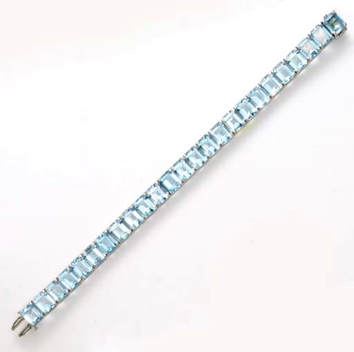 AN AQUAMARINE LINE BRACELET, BY CARTIER
