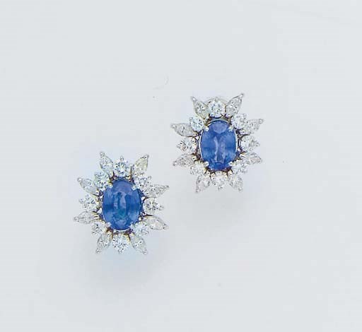 PAIRE DE CLIPS D'OREILLES SAPHIRS ET DIAMANTS