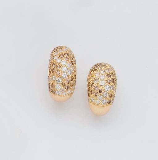 PAIRE DE CLIPS D'OREILLES DIAMANTS, PAR CARTIER