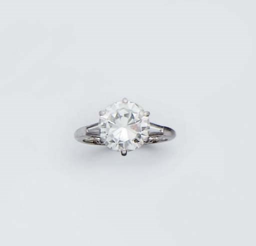 BAGUE SOLITAIRE DIAMANT, MONTURE PAR MAUBOUSSIN