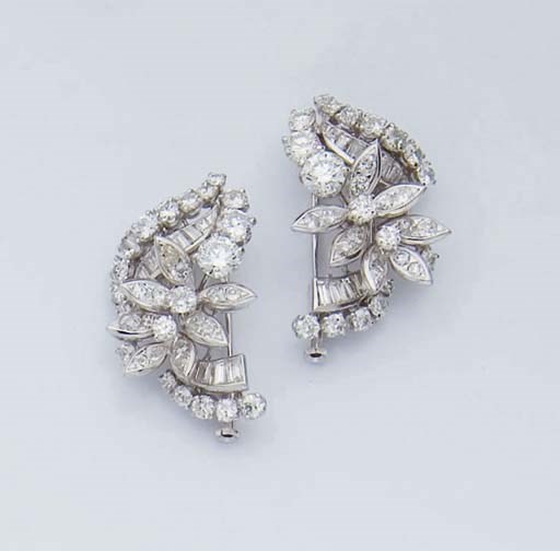 PAIRE DE CLIPS DE CORSAGE DIAMANTS