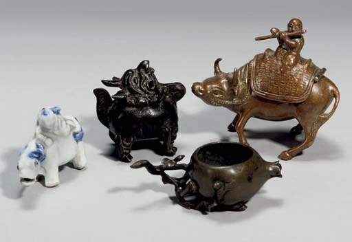 A Chinese bronze pomegranate water dropper, 18th century and later