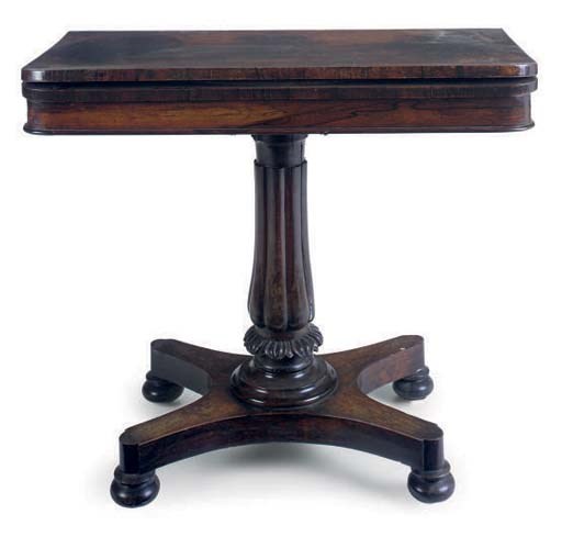 AN EARLY VICTORIAN ROSEWOOD CARD TABLE