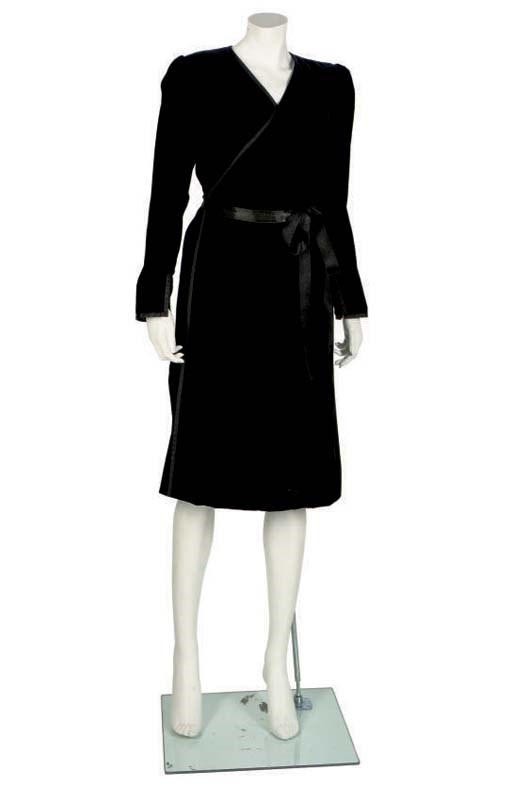 YVES SAINT LAURENT BLACK DAY ENSEMBLES
