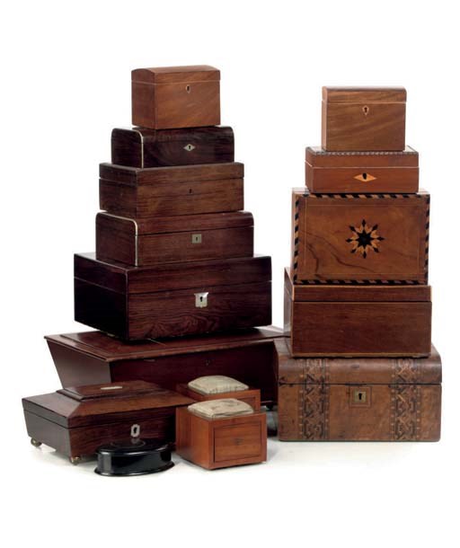A COLLECTION OF FIFTEEN VARIOUS SMALL WOOD BOXES