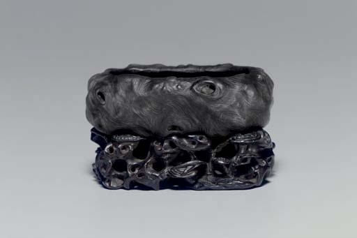 A RARE DUAN STONE BRUSH WASHER