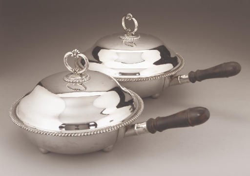 A PAIR OF OLD SHEFFIELD PLATE VEGETABLE DISHES AND COVERS