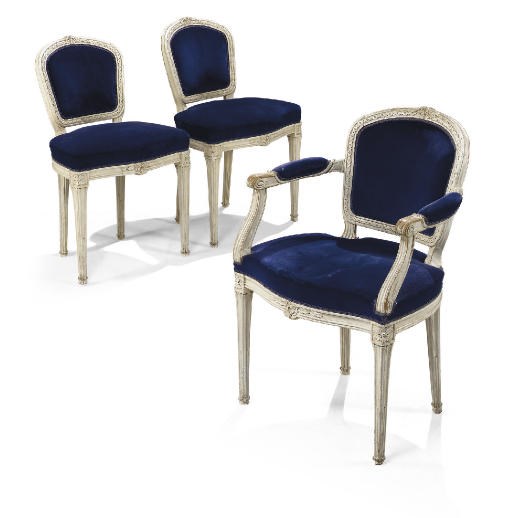 SUITE DE DEUX CHAISES ET UN FAUTEUIL EN CABRIOLET D'EPOQUE NEOCLASSIQUE