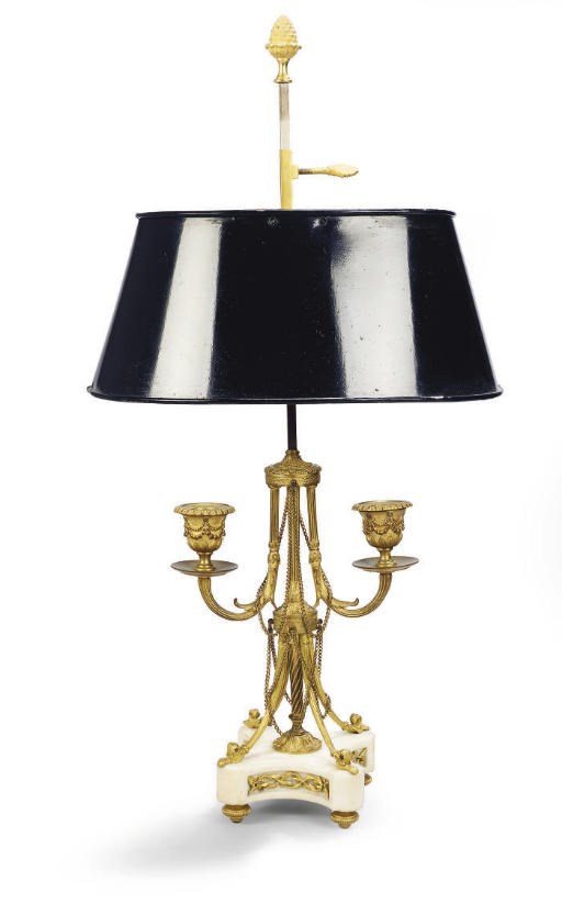 LAMPE BOUILLOTTE DE STYLE LOUIS XVI