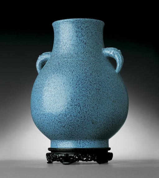 A FINE 'ROBIN'S-EGG' GLAZED BALUSTER VASE, HU