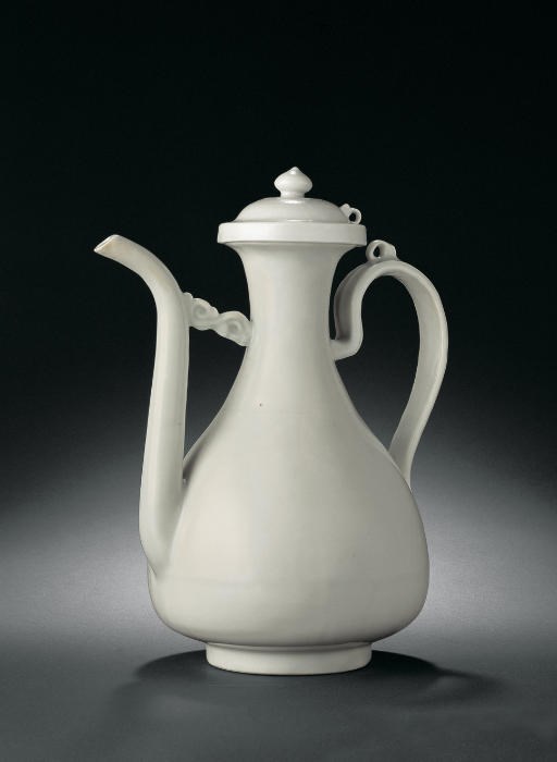 A RARE EARLY MING TIANBAI-GLAZED EWER