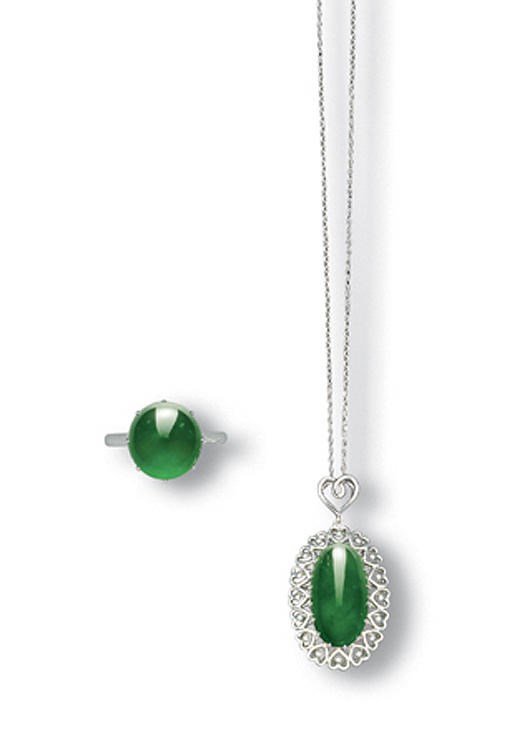 A SET OF JADEITE JEWELLERY