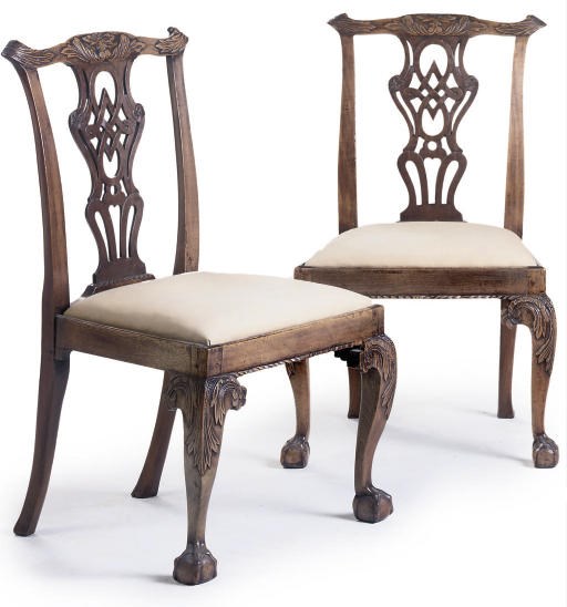 A PAIR OF MAHOGANY DINING CHAIRS