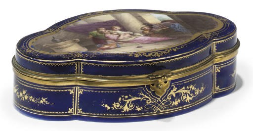 A FRENCH SÈVRES STYLE PORCELAIN COMFORT BOX