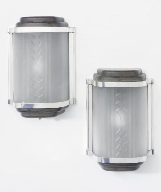A PAIR OF ART DECO WALL LIGHTS