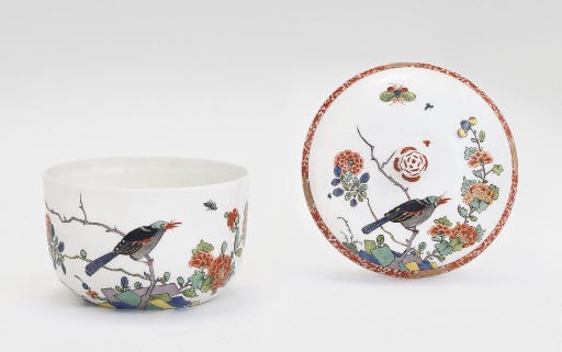 A MEISSEN CIRCULAR SUGAR-BOWL AND COVER