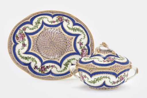 A SEVRES ECUELLE, COVER AND STAND (ECUELLE 'RONDE TOURNEE'  ET PLATEAU 'OVALE')