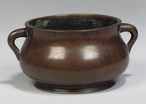 A Chinese bronze censer, 18th/19th Century