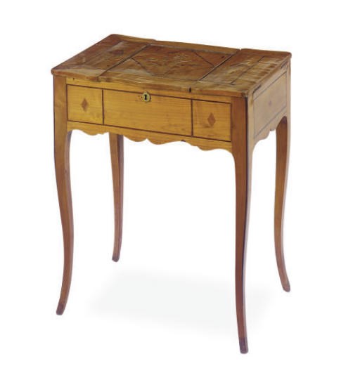 A FRENCH PROVINCIAL FRUITWOOD AND MARQUETRY DRESSING TABLE,