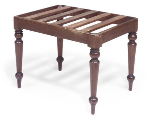 A LATE VICTORIAN MAHOGANY LUGGAGE STAND