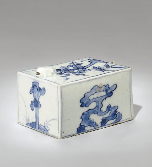 A Blue and White Porcelain Rectangular Water Dropper