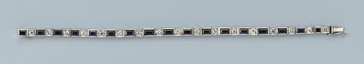 A SAPPHIRE AND DIAMOND LINE BRACELET