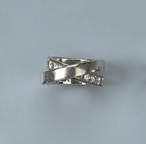 A DIAMOND RING, BY CARTIER