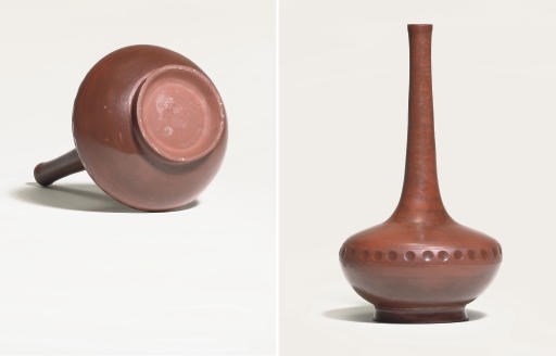 A BÖTTGER POLISHED RED STONEWARE BOTTLE-VASE OR ROSE-WATER SPRINKLER