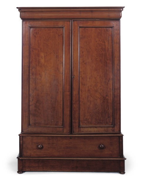 A MID VICTORIAN MAHOGANY WARDROBE