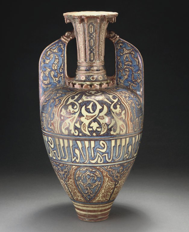 A HISPANO-MORESQUE STYLE VASE, 19TH CENTURY