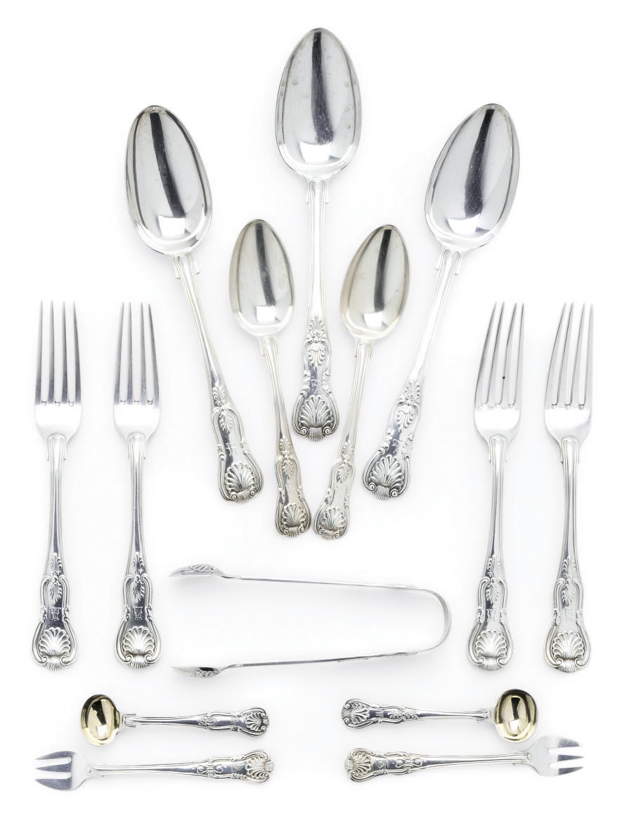 A LARGE WILLIAM IV/VICTORIAN KING'S PATTERN TABLE SERVICE