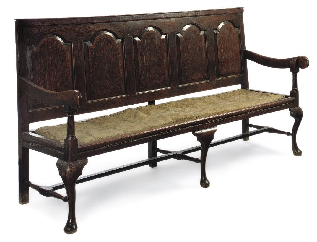 A GEORGE III LANCASHIRE OAK ELM AND CROSSBANDED SETTLE
