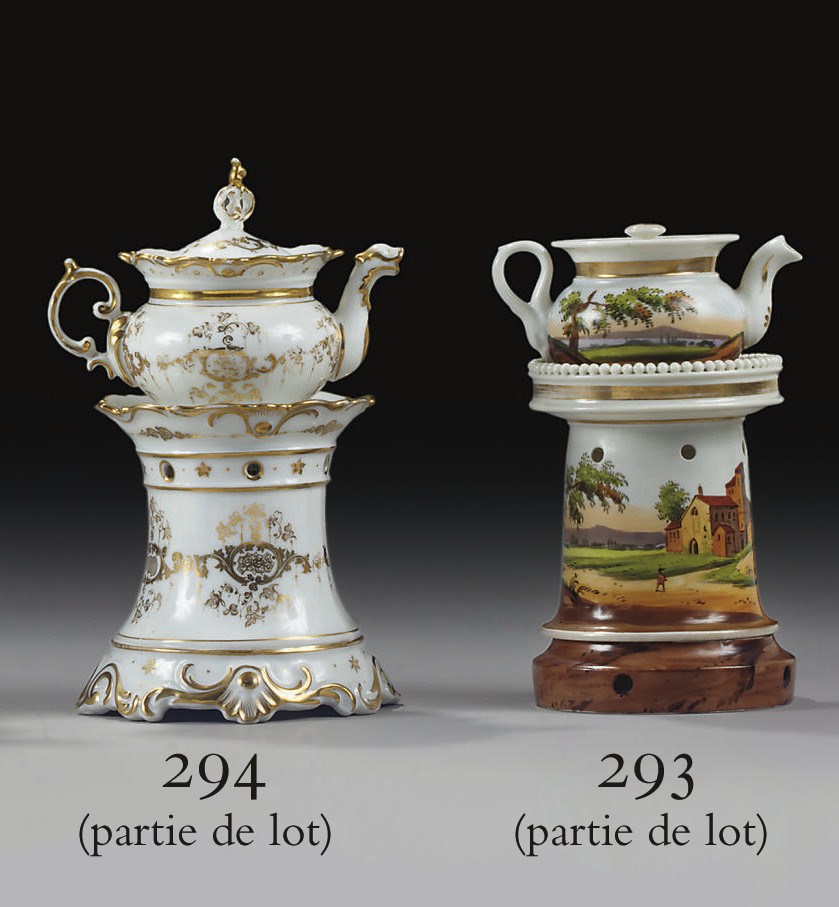CINQ TISANIERES EN TROIS OU QUATRE PARTIES ET TROIS INTERIEURS EN PORCELAINE ET UNE TISANIERE EN TROIS PARTIES ET UN INTERIEUR EN FAIENCE DES XIXEME ET XXEME SIECLE