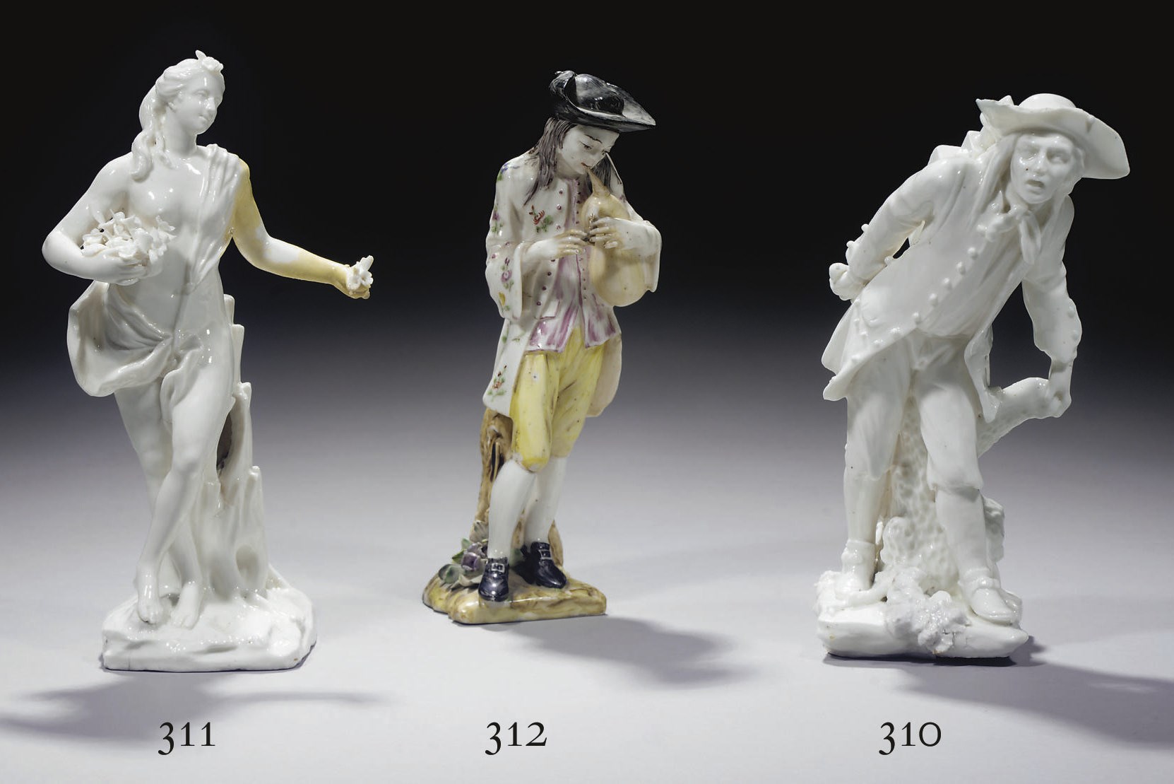 STATUETTE EN PORCELAINE TENDRE BLANCHE DE MENNECY DU XVIIIEME SIECLE