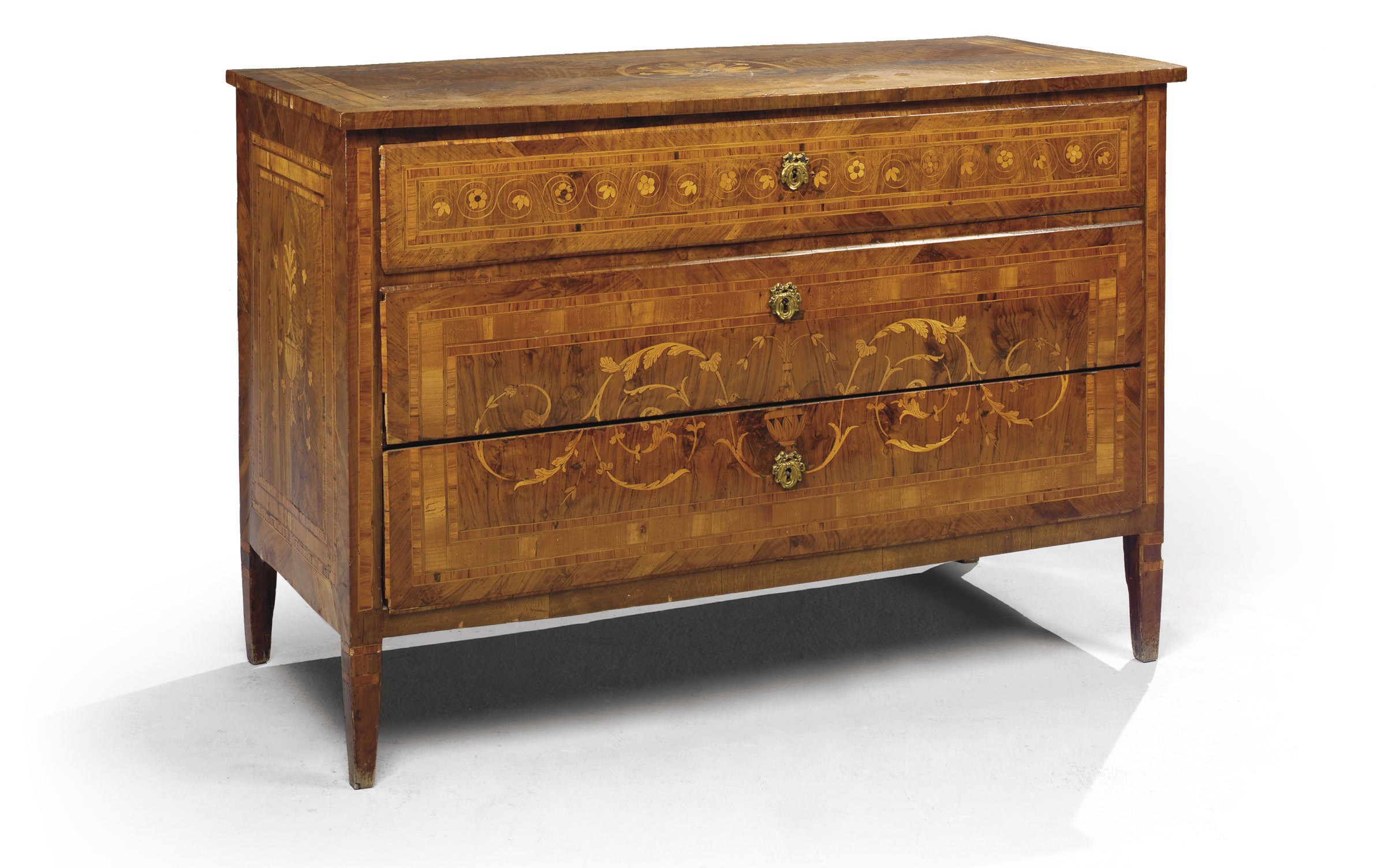COMMODE NORD-ITALIENNE DE LA FIN DU XVIIIEME SIECLE