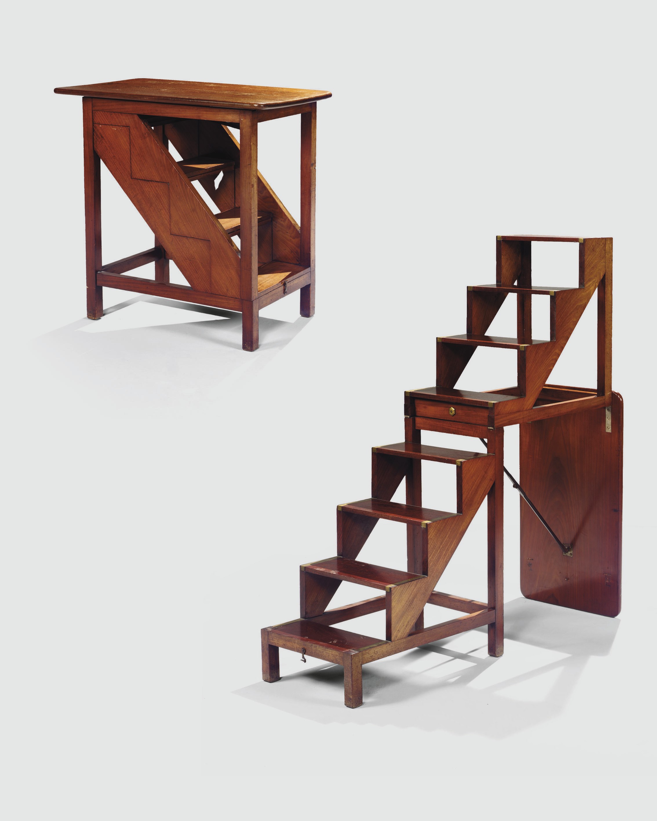 TABLE FORMANT ESCALIER DE BIBLIOTHEQUE DU DEBUT DU XIXEME SIECLE
